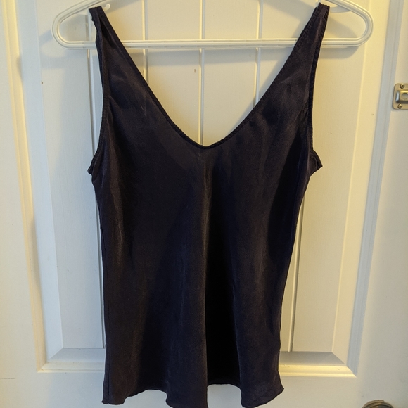 🥝2 for $10 Periwinkle v-neck silk tank - Picture 3 of 7